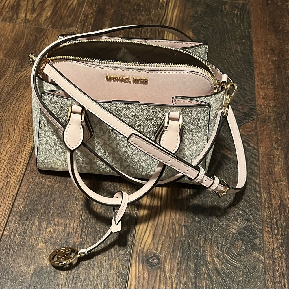 MK 💓 Crossbody Bag 👛